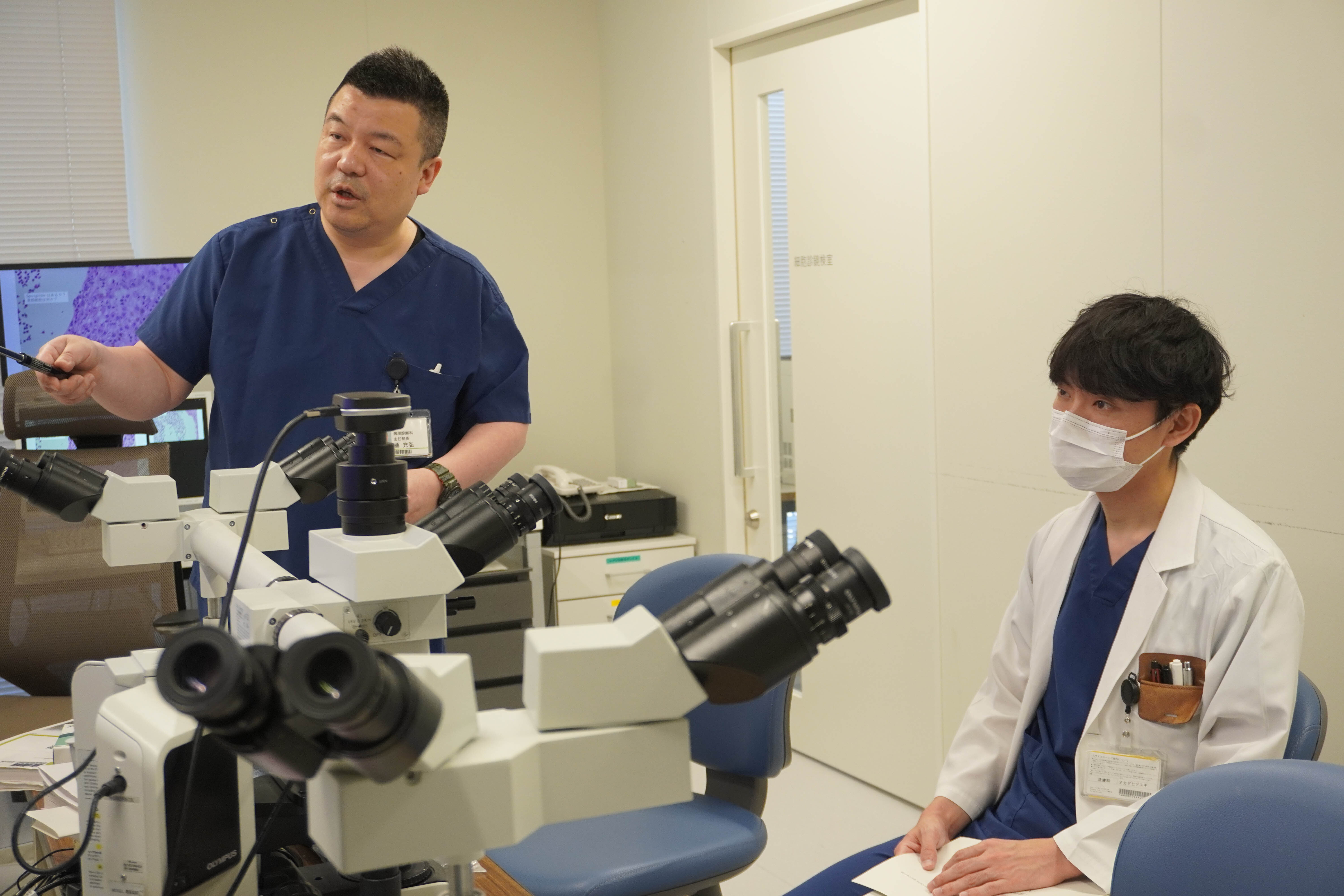 病理医説明風景2.jpg